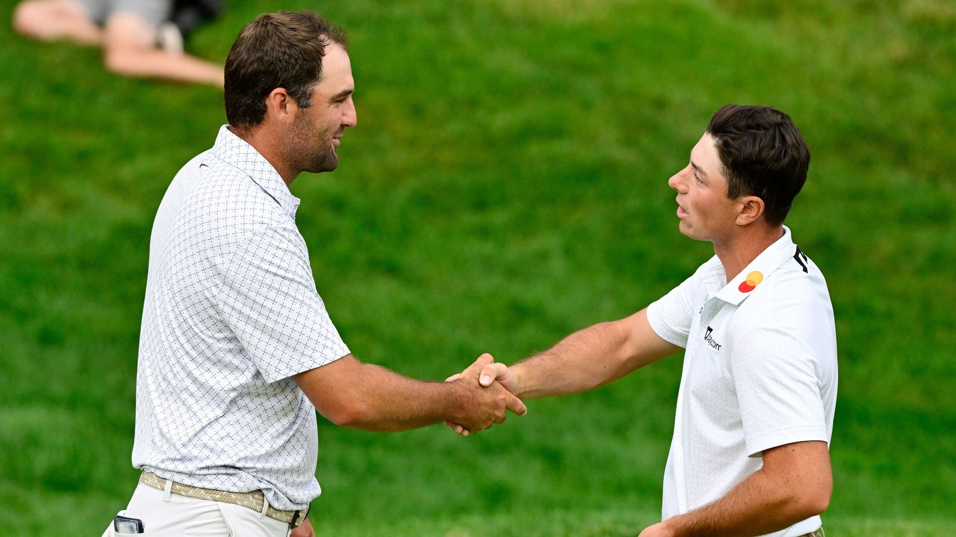 Hovland leads Scheffler going into final round of Travelers Championship
