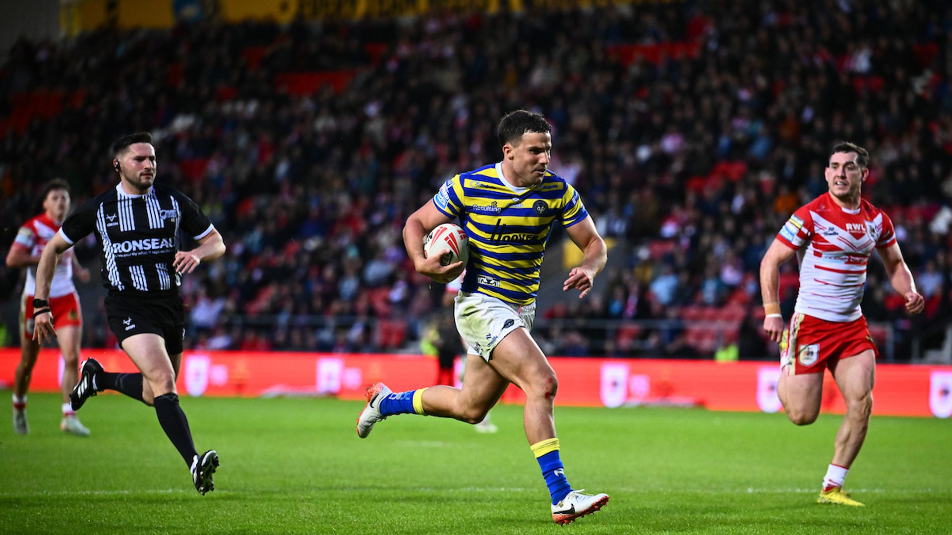 Warrington go top of Super League with comeback win at St Helens