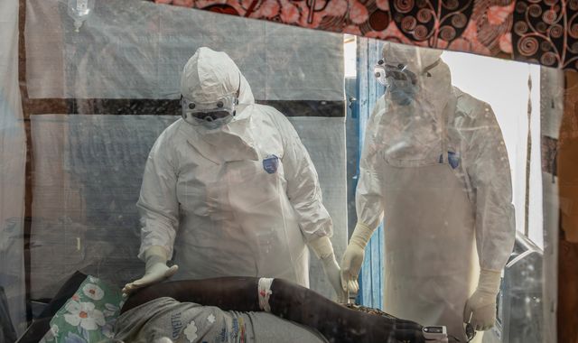 Ebola outbreak: 17 medics dead as Chinese medical team arrives in Democratic Republic of Congo