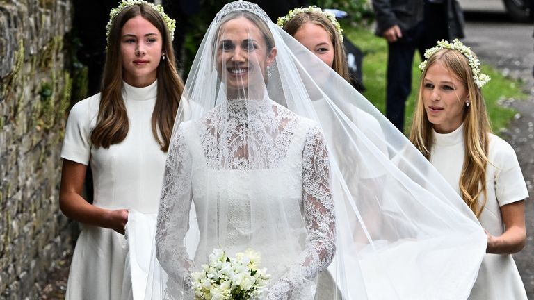 King's nephew Peter Phillips marries NHS nurse Harriet Sperling | UK News |  Sky News