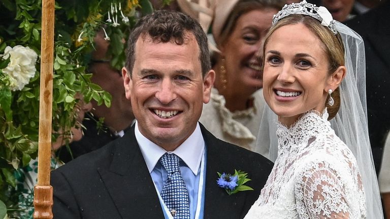 King's nephew Peter Phillips marries NHS nurse Harriet Sperling | UK News |  Sky News