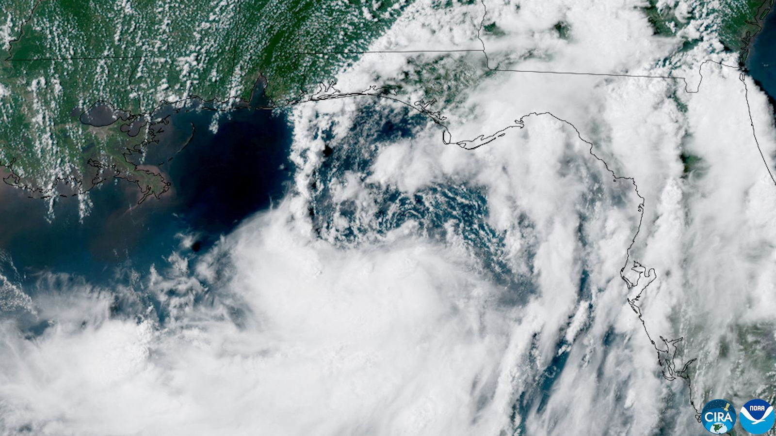 Tropical Storm Bertha, with winds of 60mph, due to make landfall in US