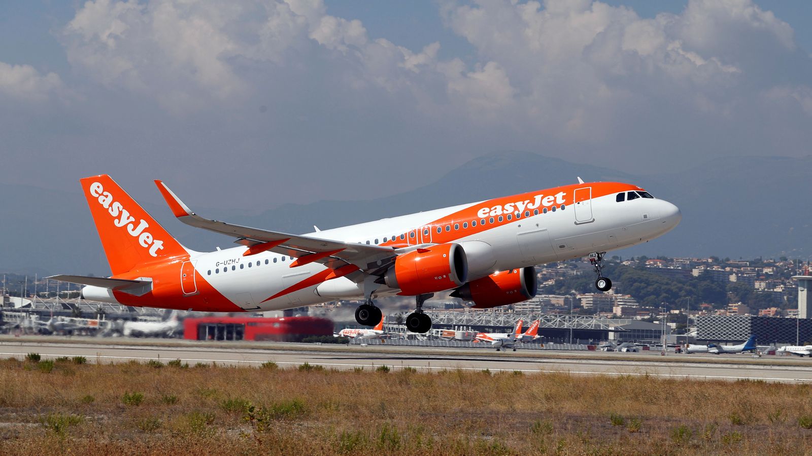 Mass mid-air brawl forces easyJet plane to return to Tenerife