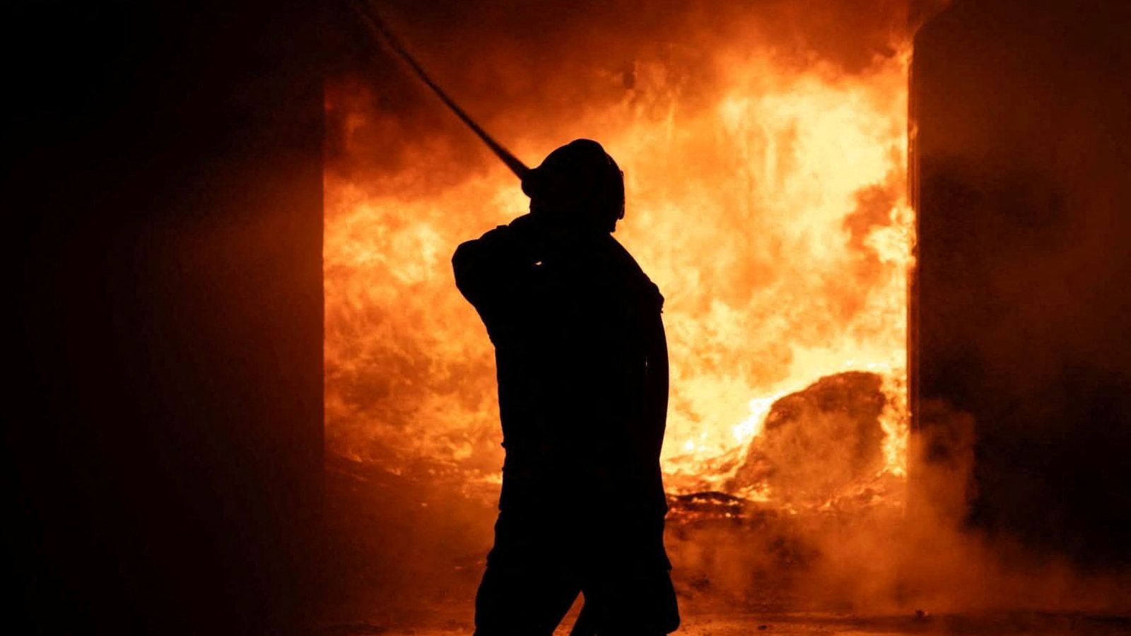 Ukraine war latest: Russian attack on Kyiv triggers fires - as Iran ...