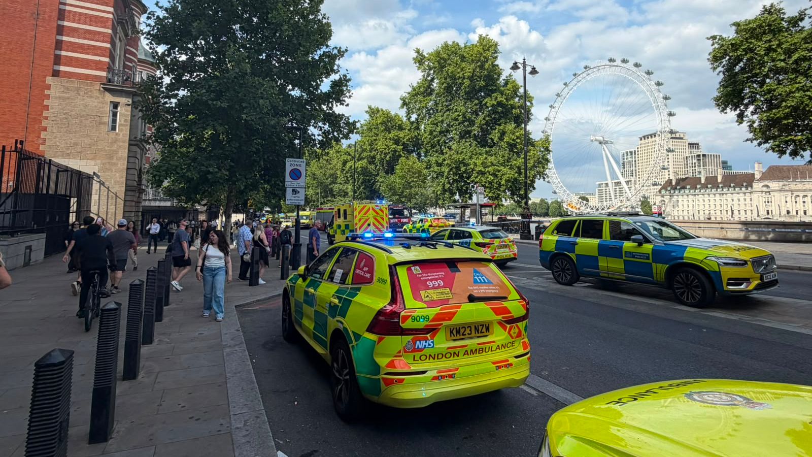 Five officers injured after police boat hits bridge in London