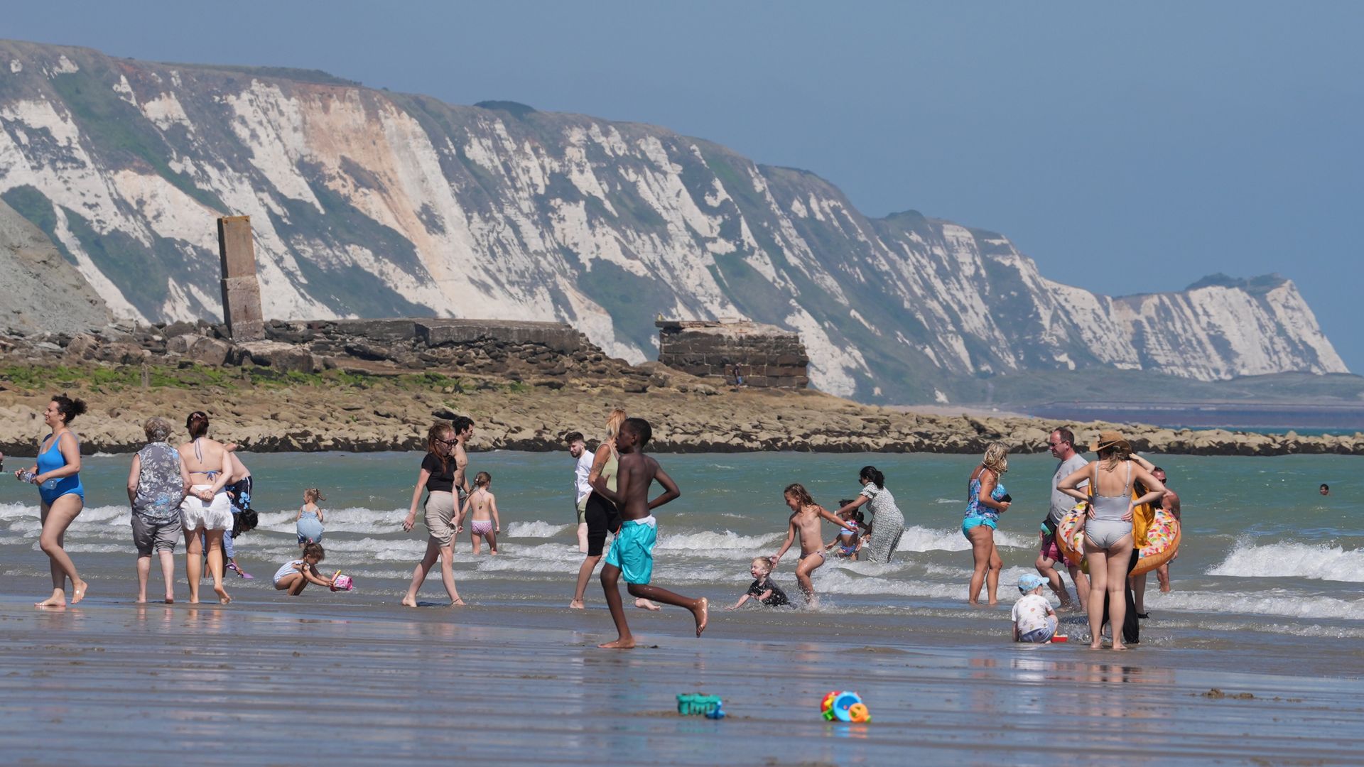 Parts of England record longest spell without rain since mid 1990s
