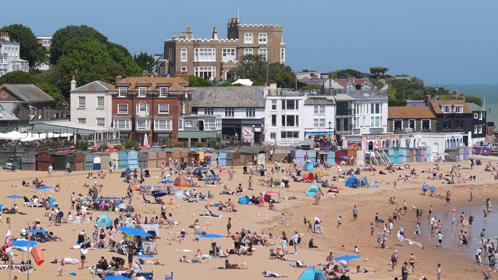 UK has more days above 30C this year than 1976 - with no significant rain forecast this week
