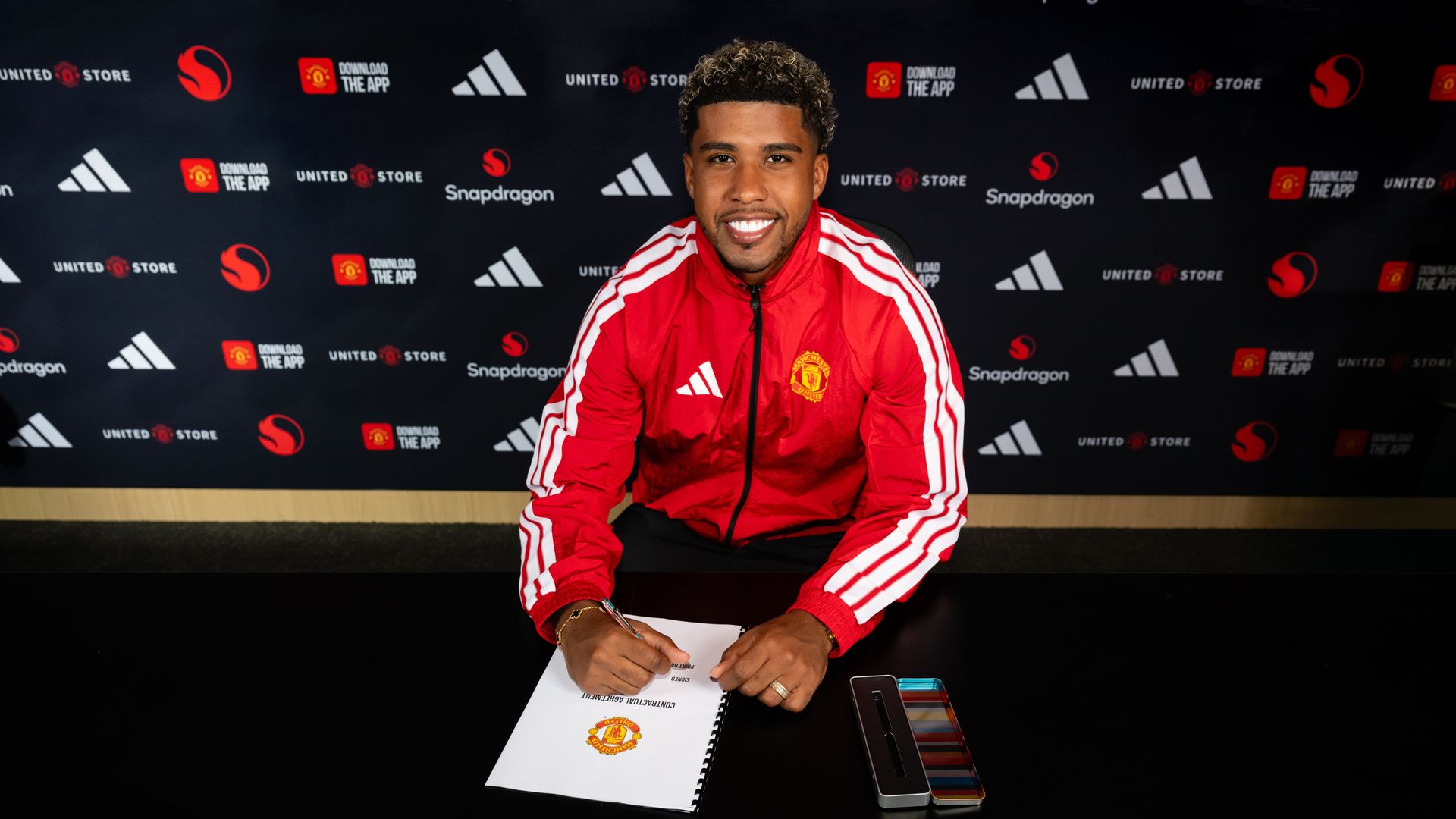 Man Utd complete £50m signing of Santos from Chelsea
