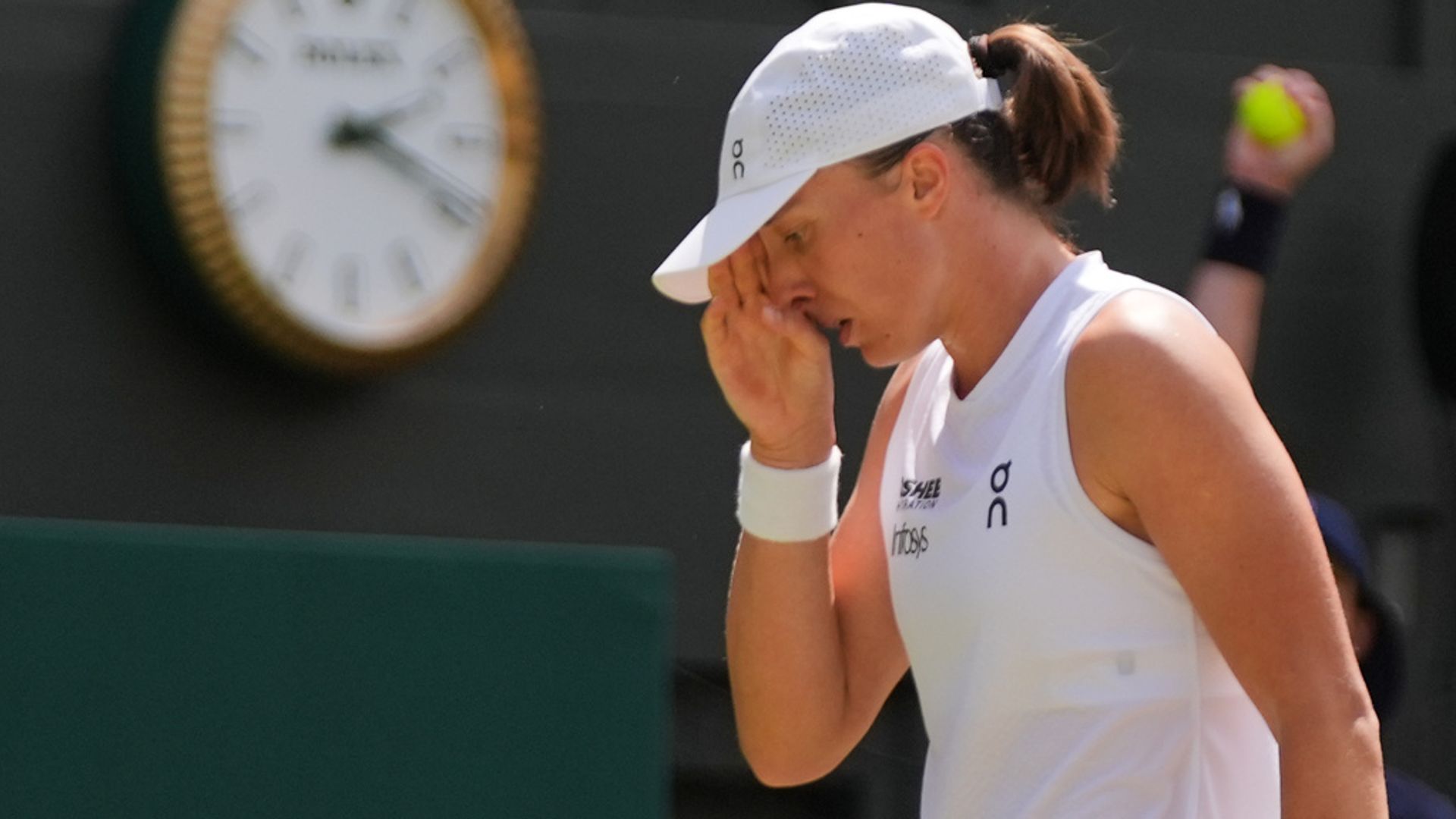 Defending champion Swiatek knocked out of Wimbledon