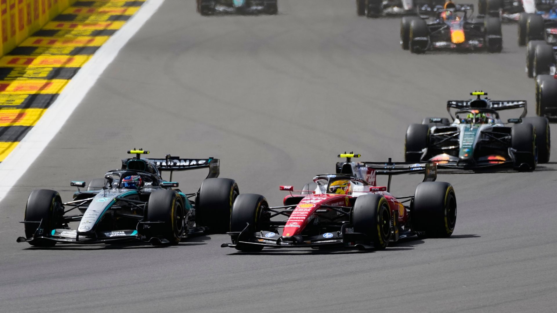Antonelli beats Hamilton to victory in British GP Sprint