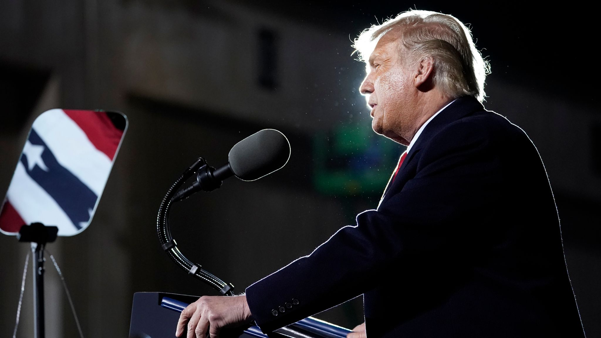 Donald Trump s Teleprompter Operator Put On Unpaid Leave After Donald Trump s Teleprompter Operator Put On Unpaid Leave After