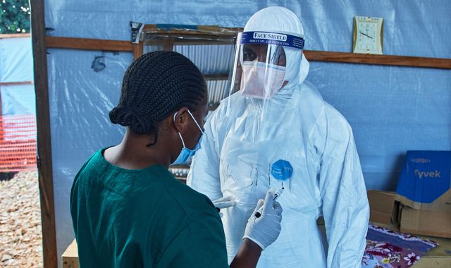 Ebola deaths in DR Congo rise to 930 amid attacks on health workers -  Mansfield 103.2
