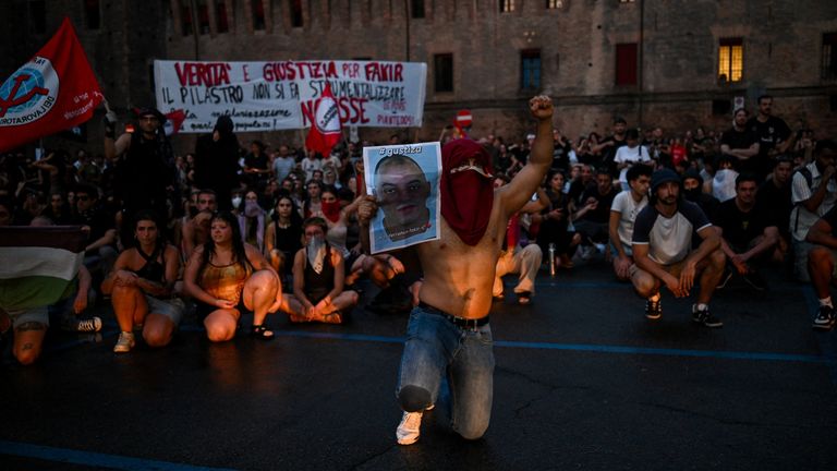  Reuters
