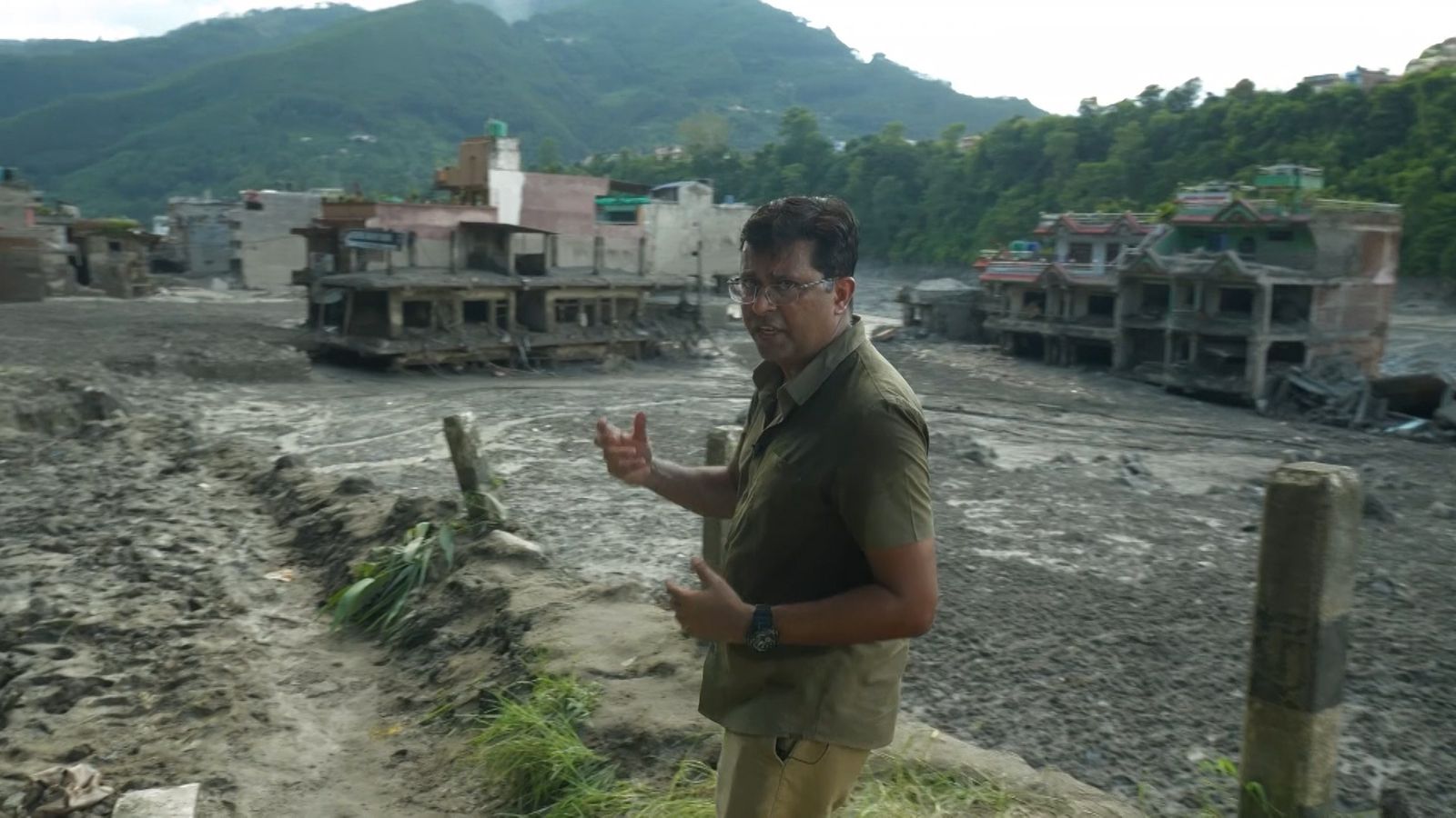 'Panic and anxiety' as towns deserted after deadly flash floods
