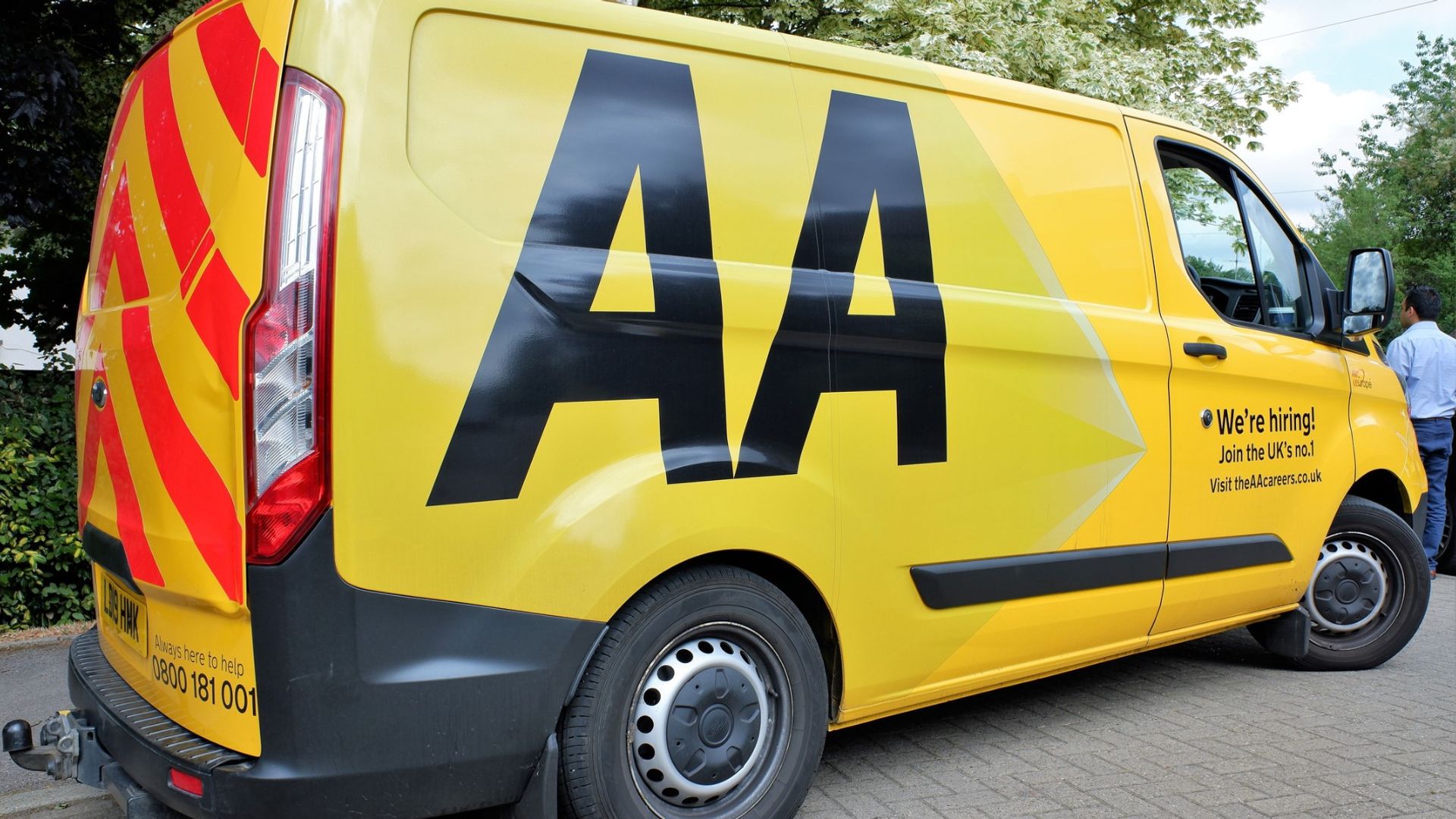 German insurer Allianz weighs £5bn takeover of AA roadside rescue giant
