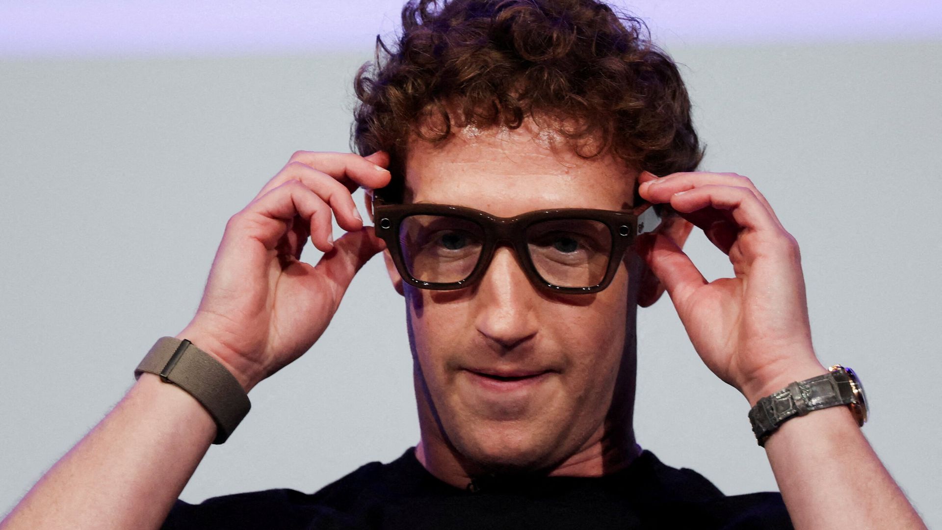 UK cinemas consider ban on Meta glasses