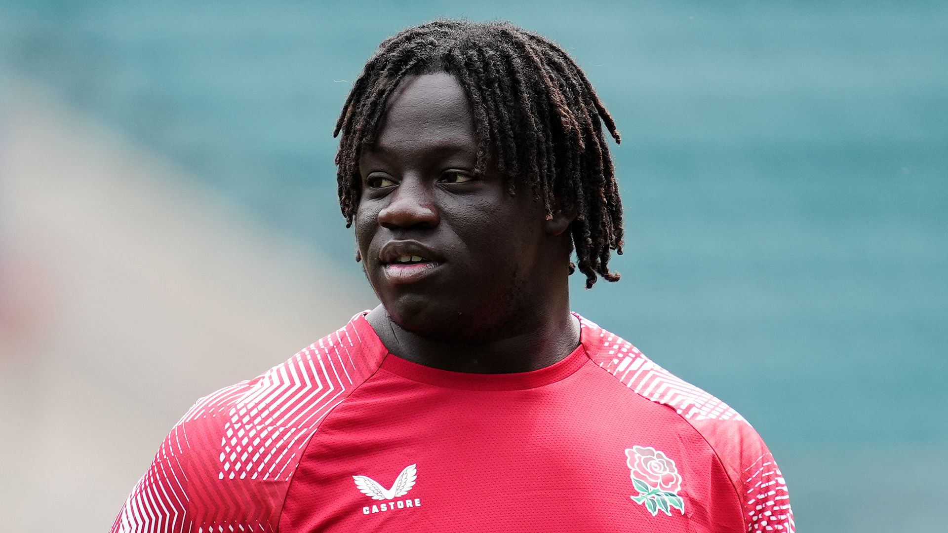 Coles and Opoku-Fordjour among 25 England players given enhanced contracts