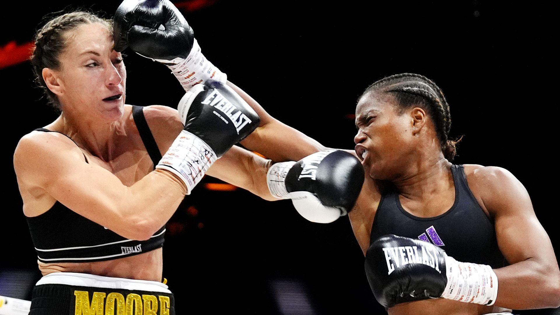 Dubois dominates Moore before clashing with Baumgardner