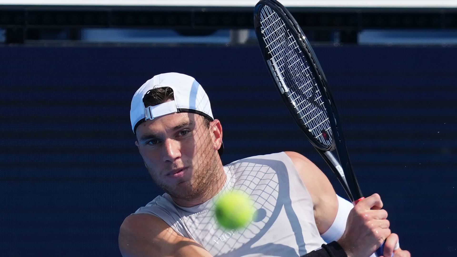 Draper beaten in Cincinnati first round after blowing second-set lead