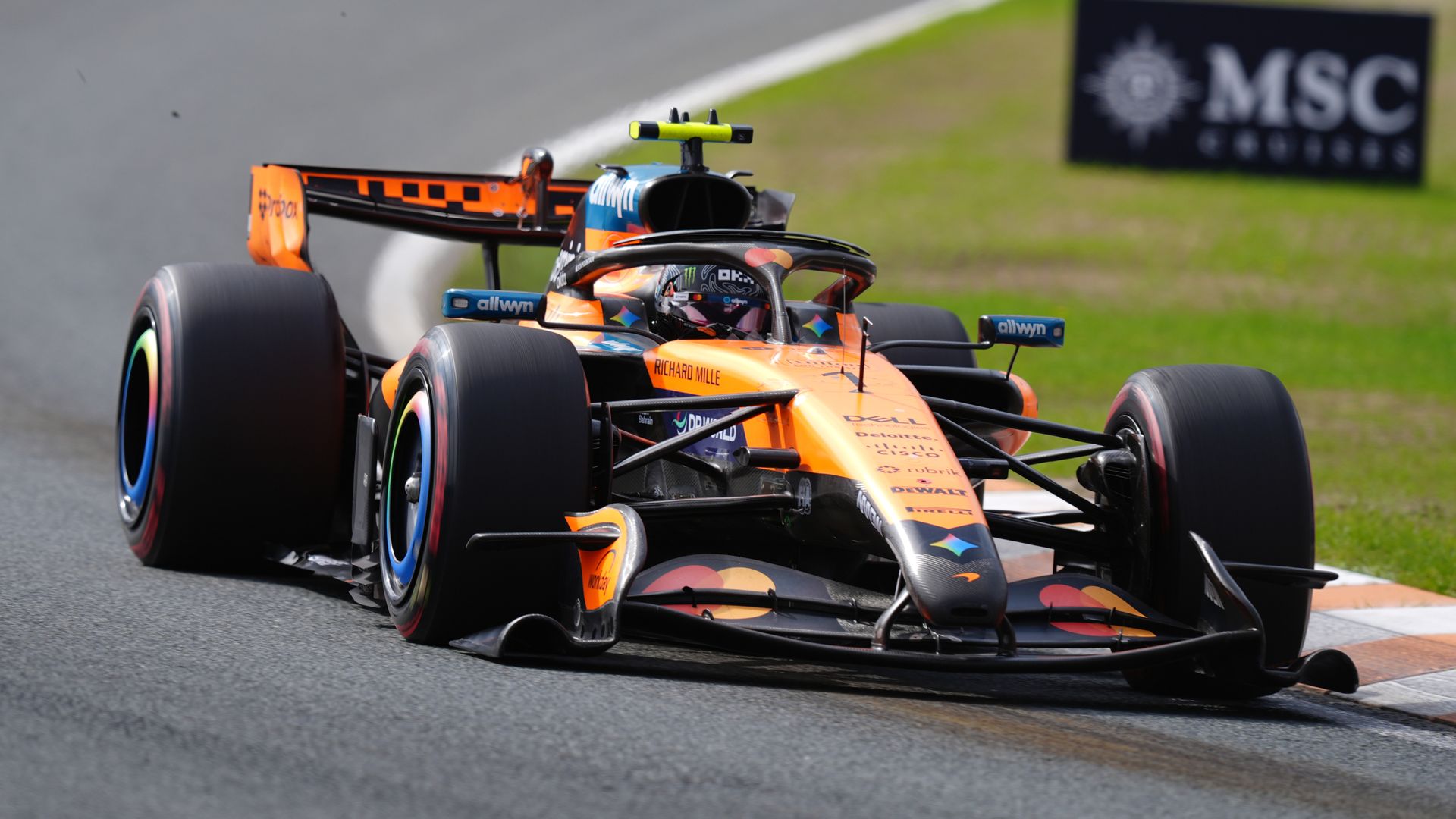 Norris beats Antonelli to victory in Dutch GP