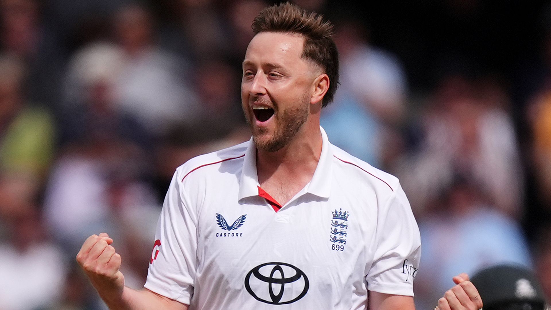 England seal series victory against Pakistan as Robinson shines