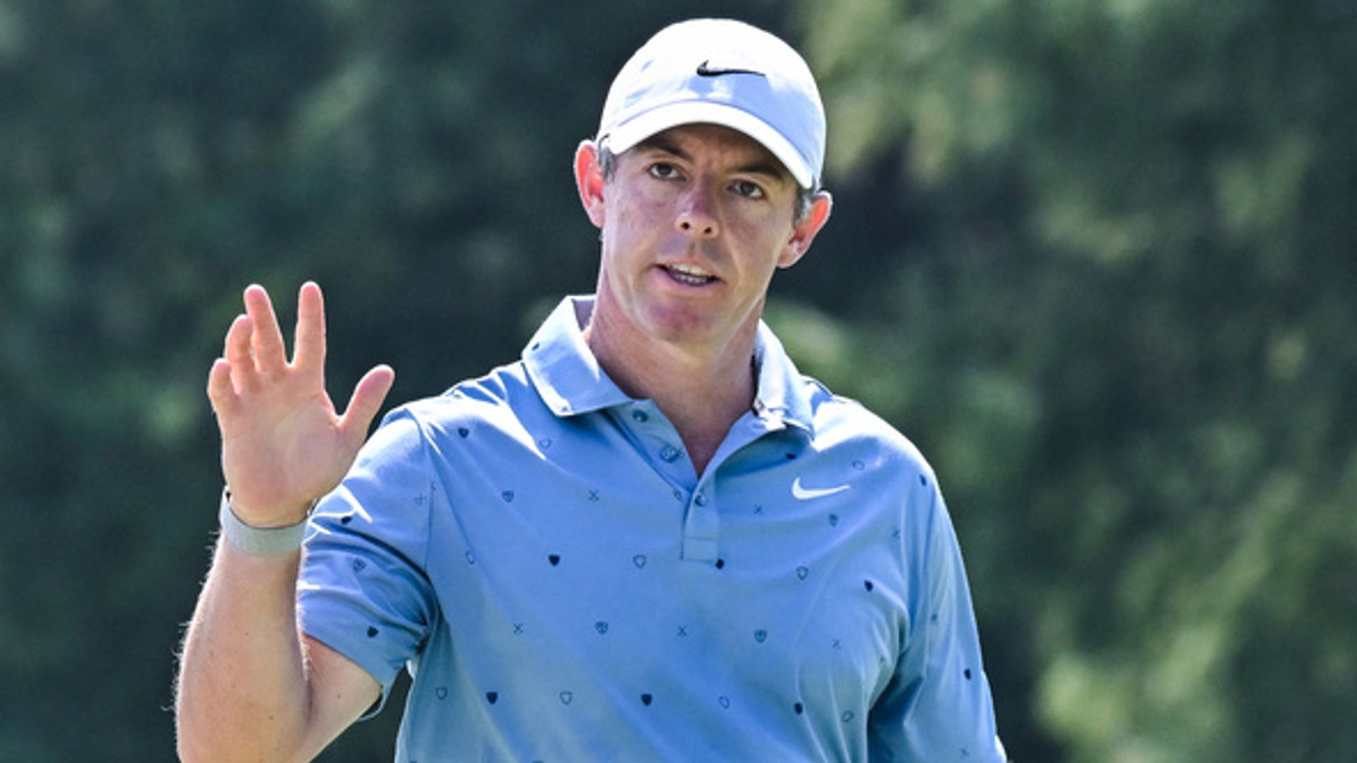 McIlroy heads back to range after slipping off BMW Championship pace