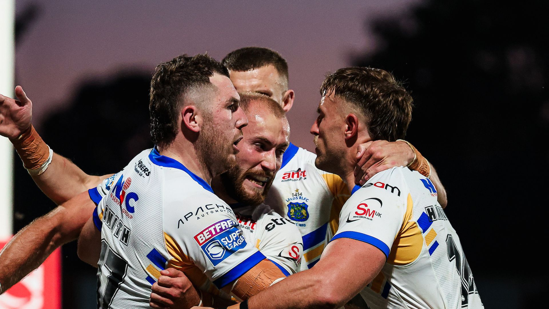 Leeds pull off comeback to beat Wakefield, KR and Leigh pick up crucial wins