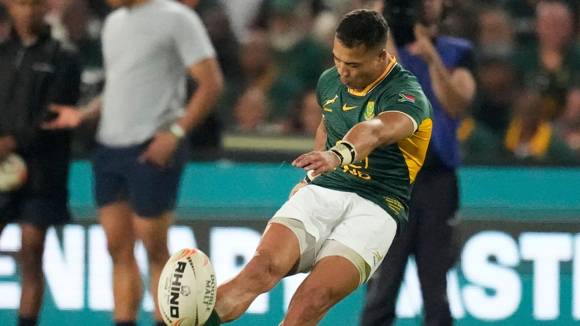 Kolbe stars with the boot as Springboks level series with New Zealand