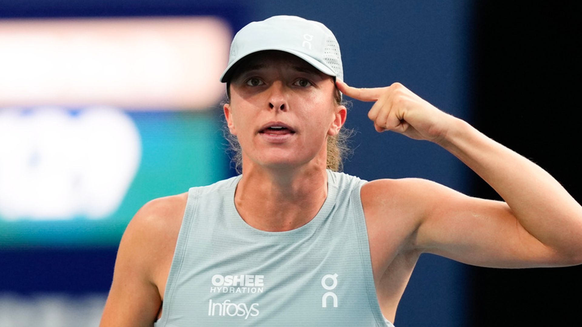 Swiatek beats Rybakina to end title drought in Toronto