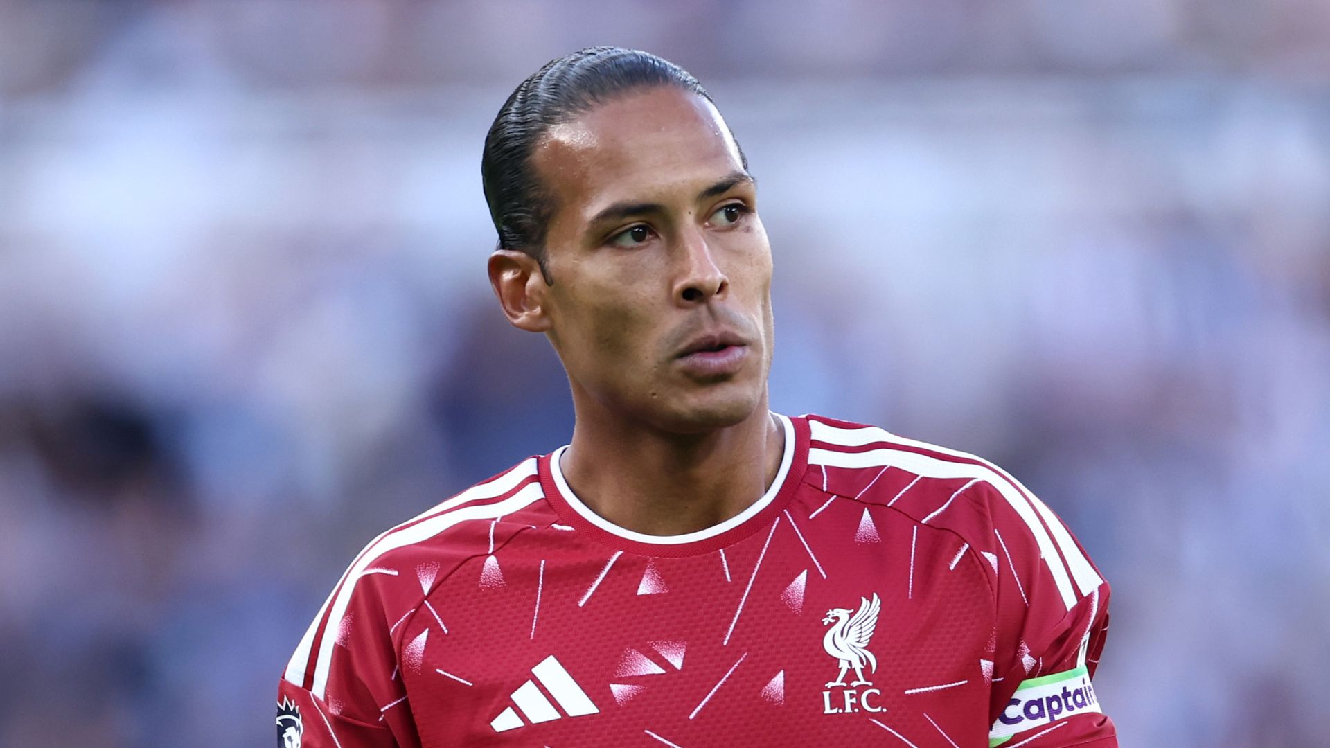Could an ageing Van Dijk have a problem in Iraola's Liverpool team?