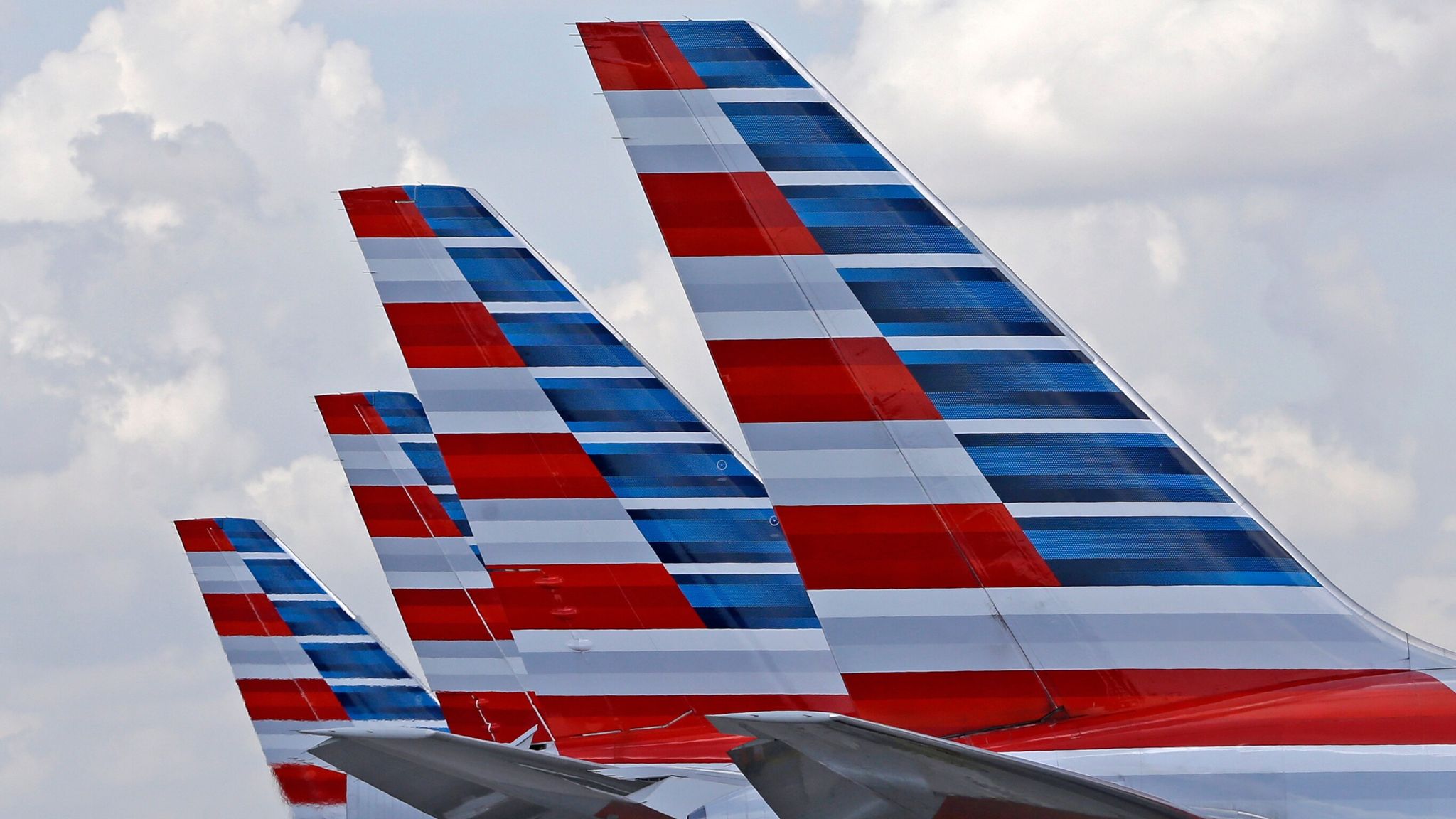 Potential disaster between two passenger jets averted in the US | US ...
