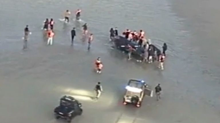 Video shows migrants clashing with French border police