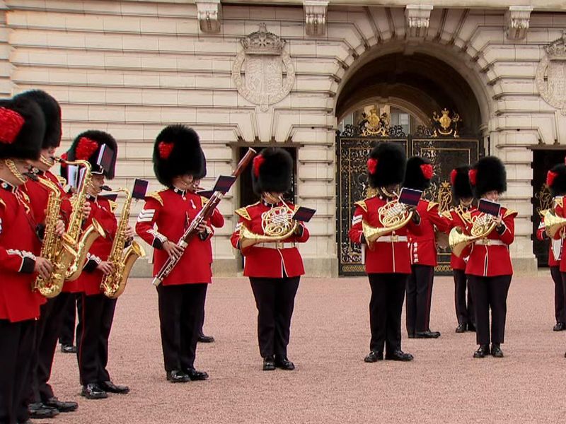 The Coldstream Guards pay their own special tribute to Dolly Parton.