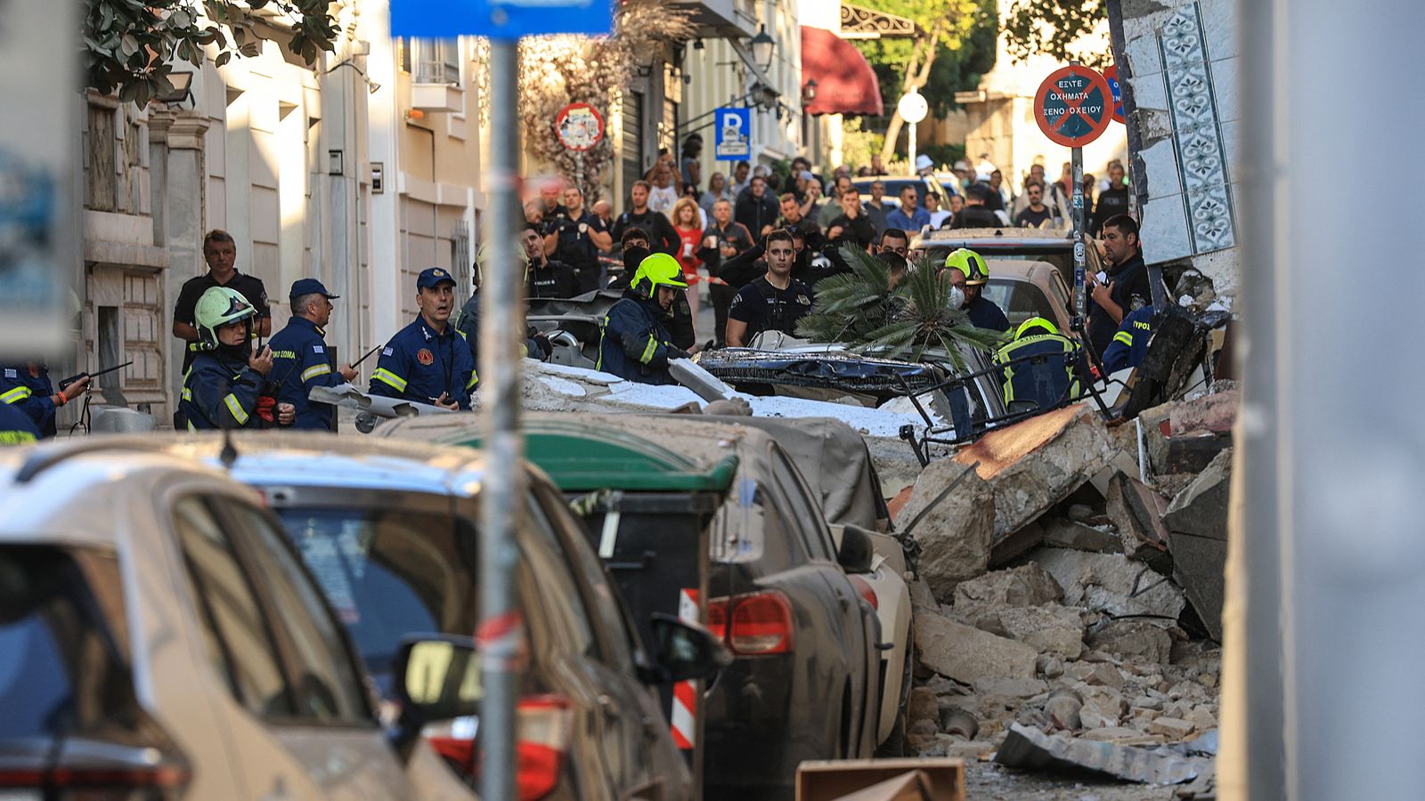 Heftige Explosion in Athen zerstört Gebäude nahe der Akropolis