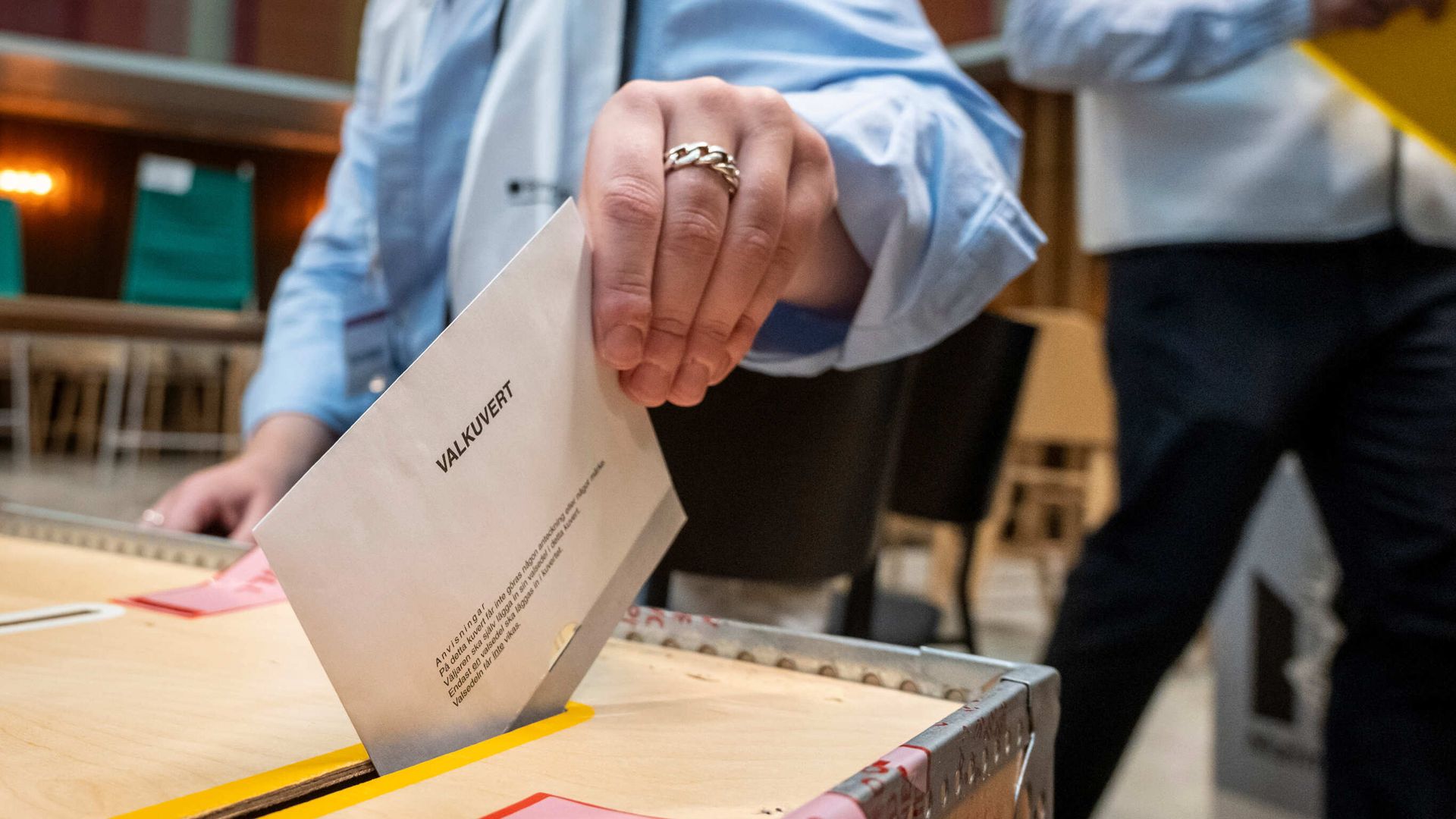 Sweden votes in tight election that could see far-right party enter government