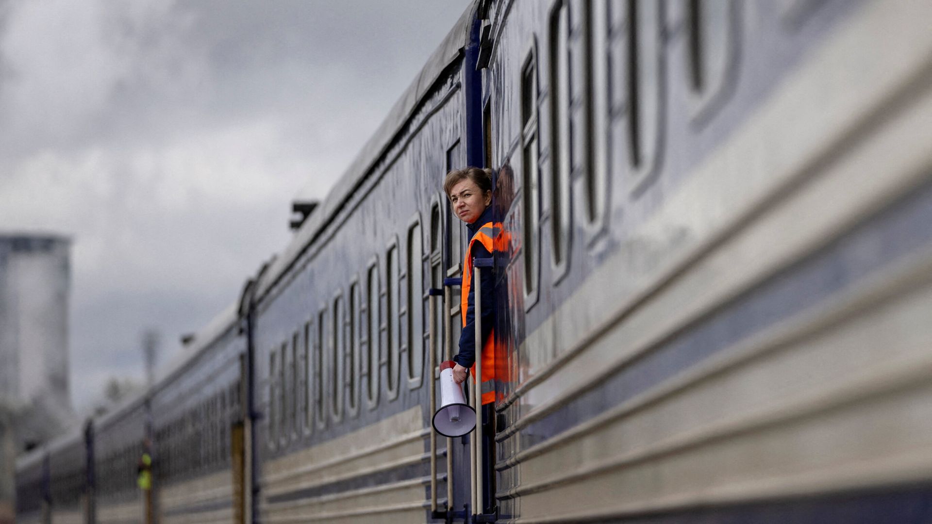 <a href='https://news.sky.com/story/ukraine-war-latest-putin-russia-trump-12541713?postid=12384476#liveblog-body'>Bulletproof vests and blacked-out carriages: How Ukraine defies Putin to keep trains moving</a>