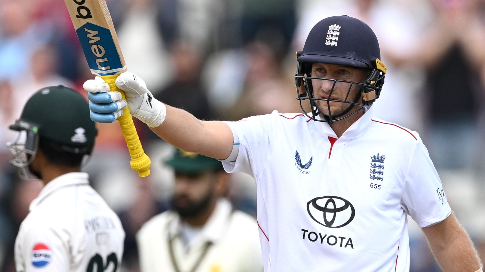 Root steers England to series sweep of Pakistan after early scare