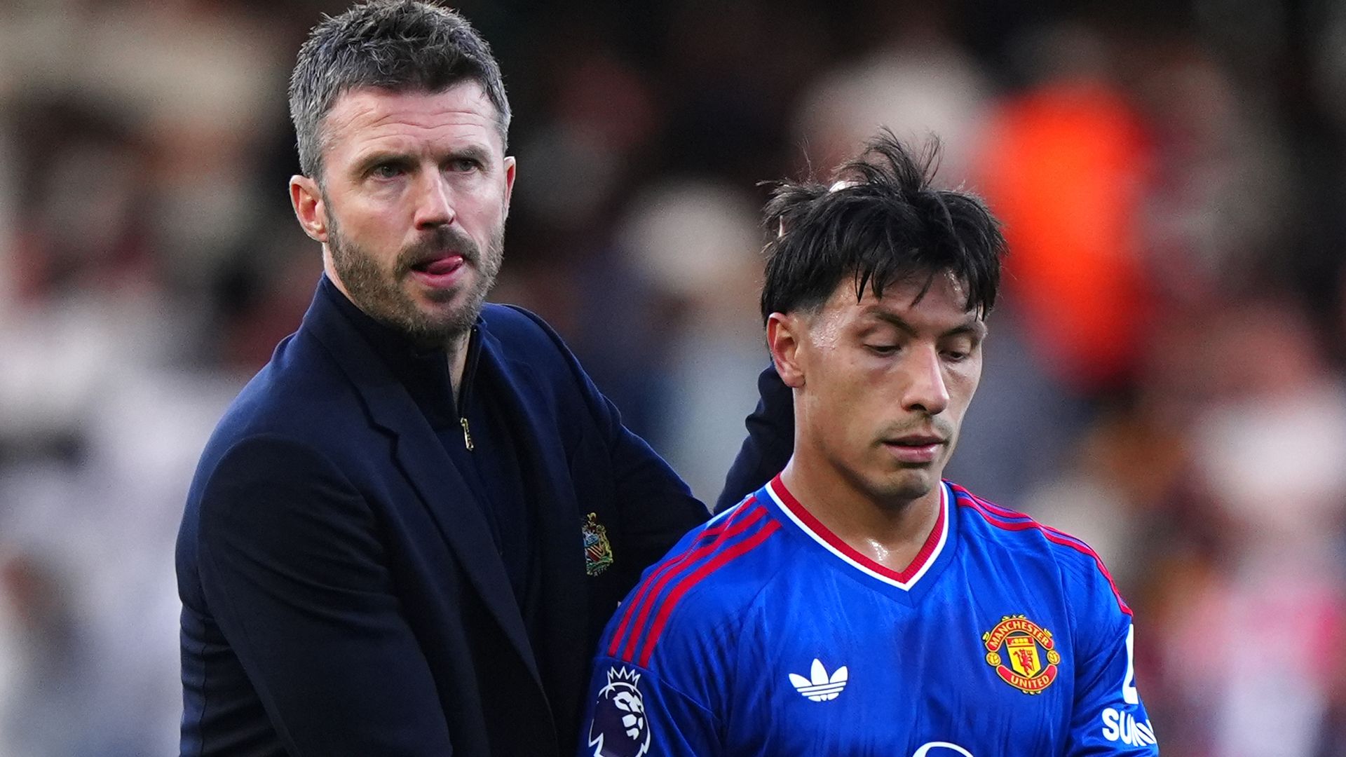 Neville: Carrick has got to stop defending the players