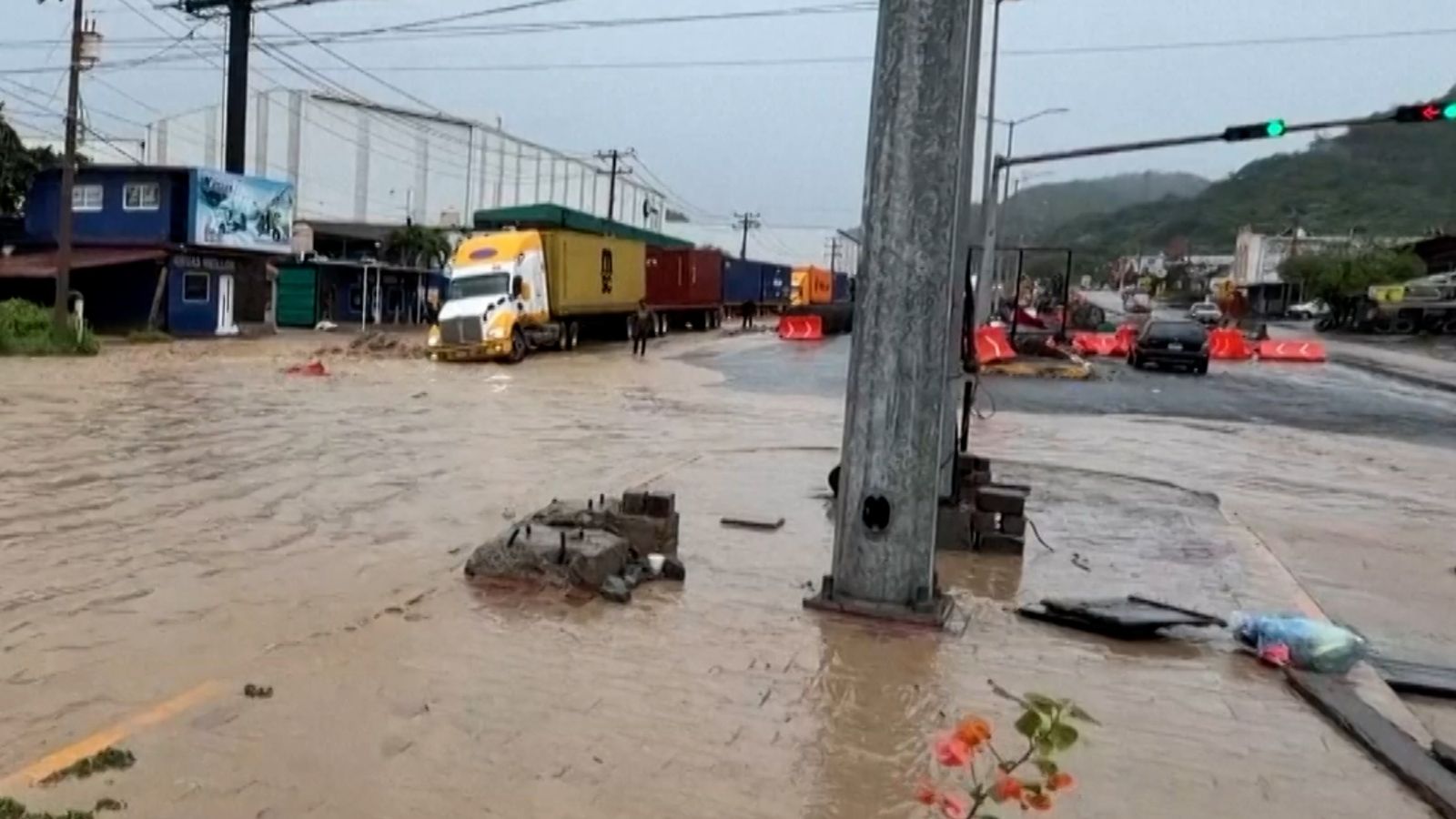 Hurricane Simon: Flooding hits Mexico as storm approaches | World News ...