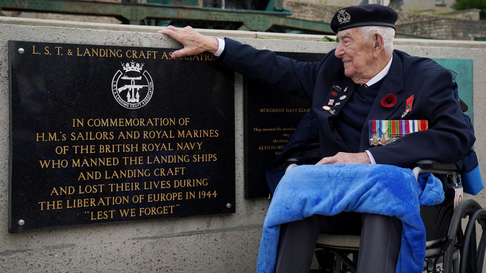 D-Day veteran remembered as 'great character with cheeky smile' after death aged 100