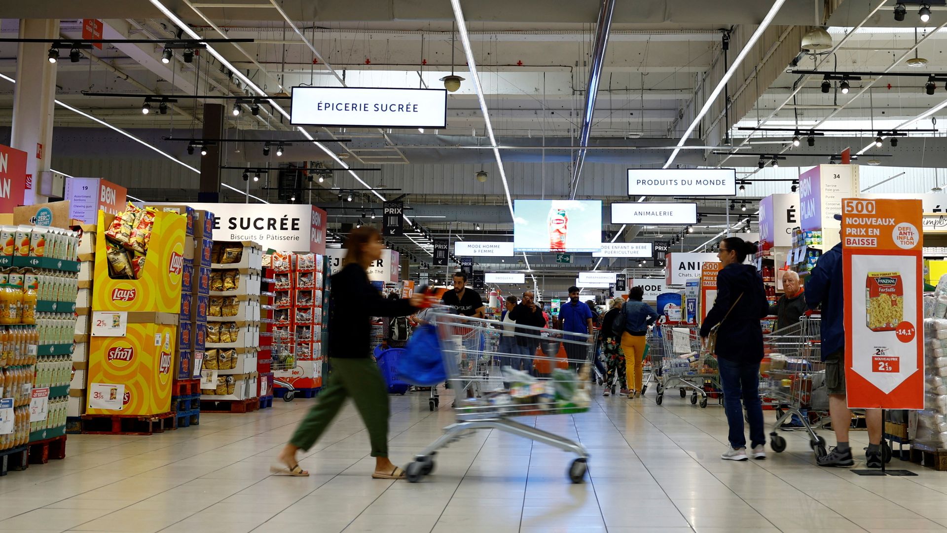 Hackers heat French supermarket fridges to 50C in 'large-scale' cyber attack