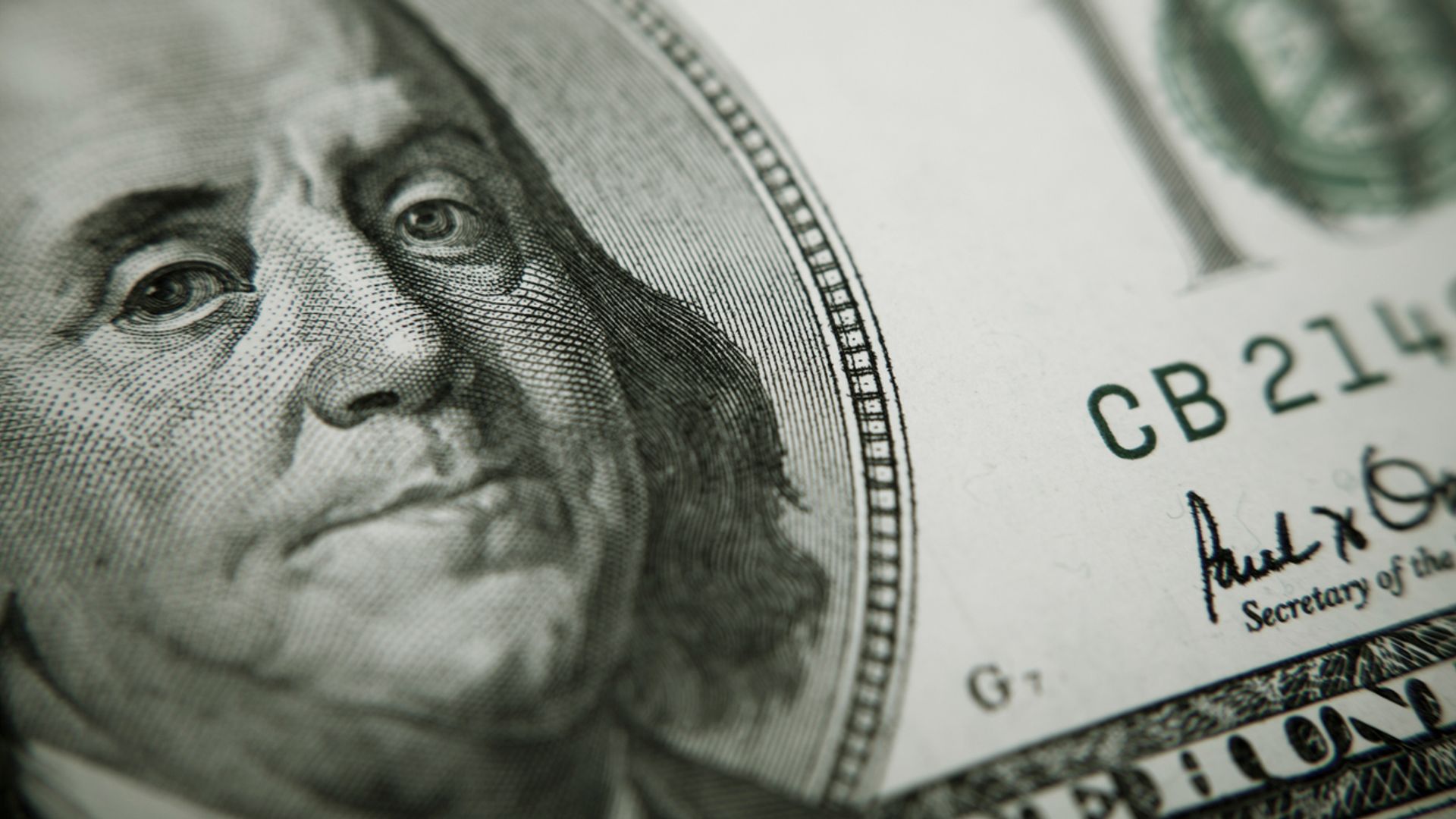 US holds interest rates - ahead of possible Bank of England hike