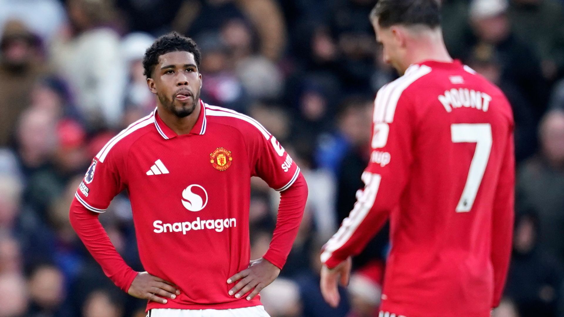 Neville: Man Utd players downed tools and turned on Carrick