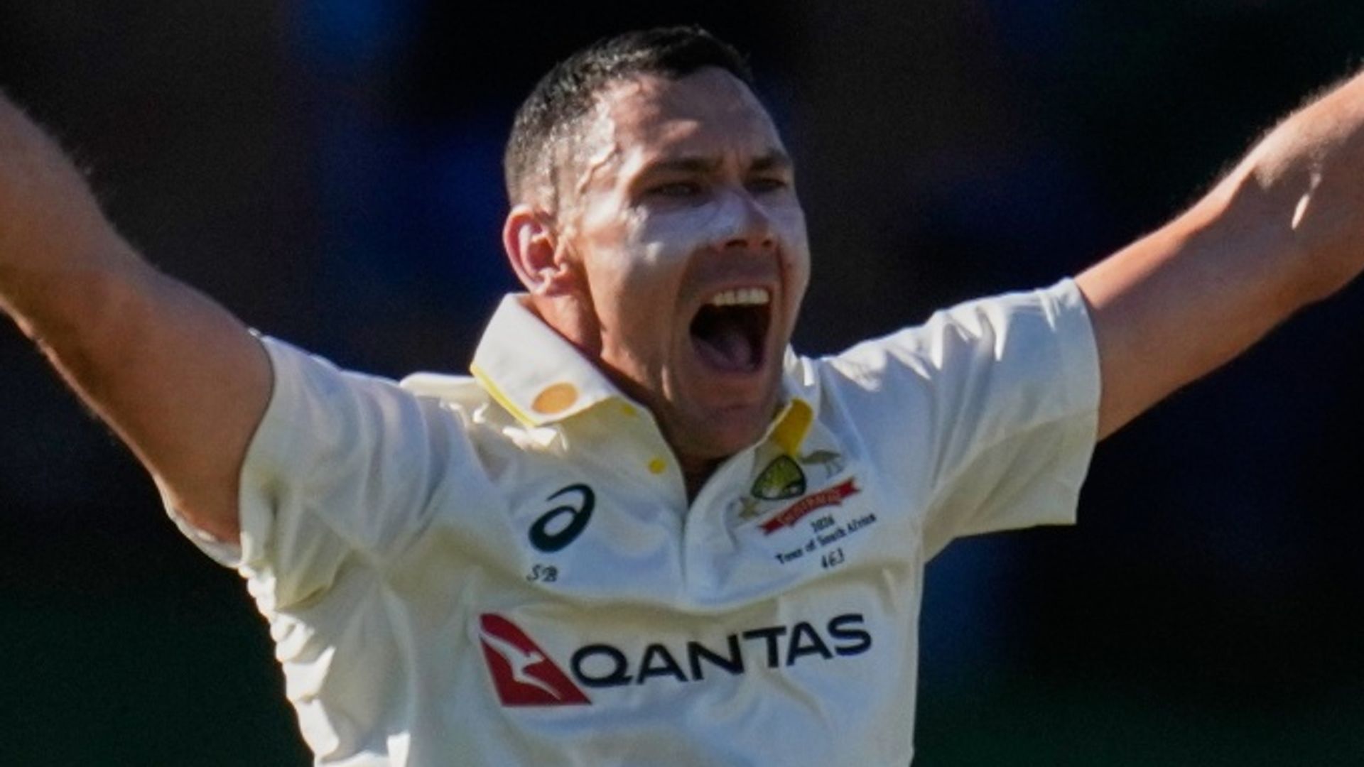 Australia strike late on rain-hit second day against South Africa
