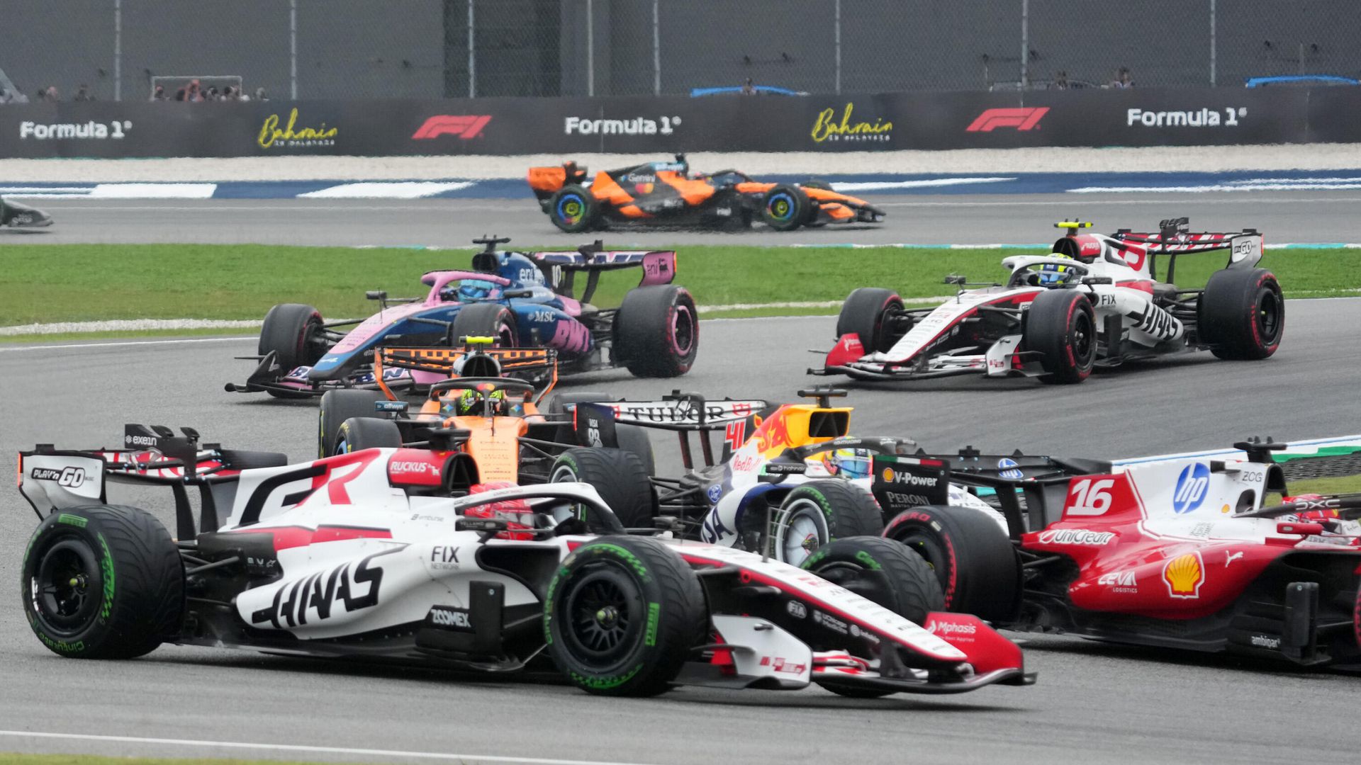 Brundle on Bahrain GP software 'chaos' and how Sepang surface tricked teams