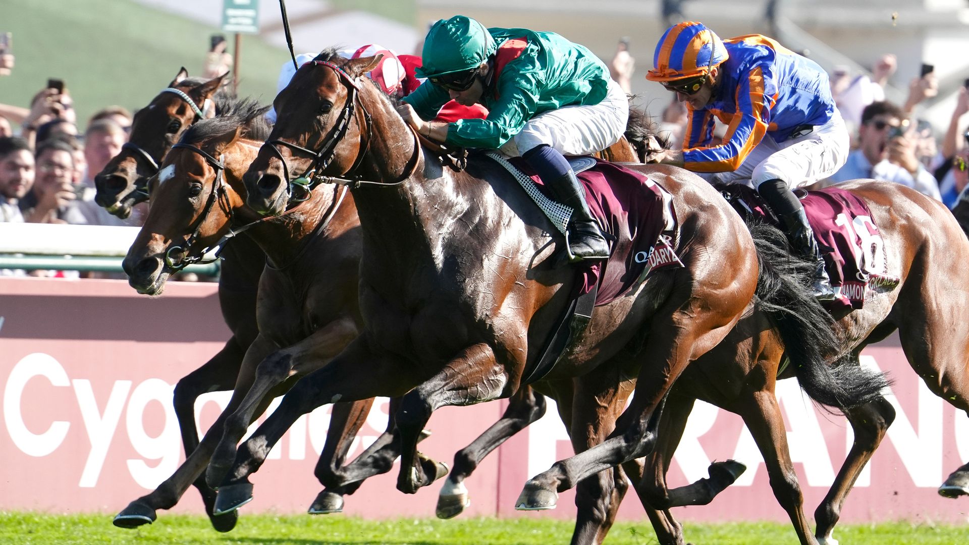 Daryz retains Arc crown with dazzling display