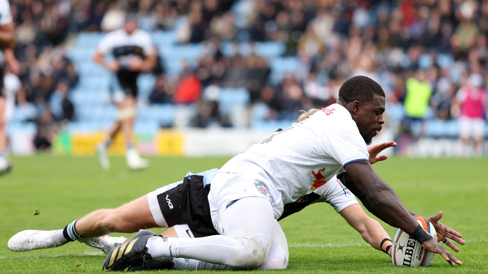 Exeter hold on against Newcastle as Sale extend Harlequins woes