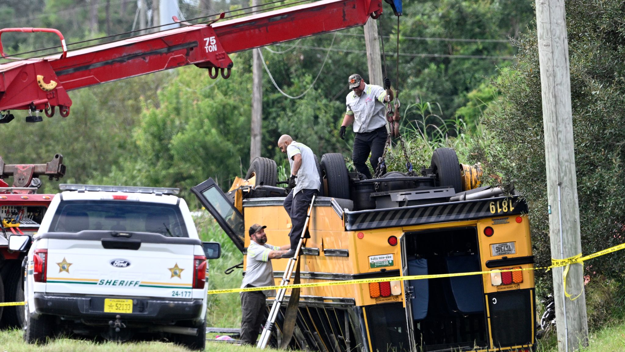 Two dead, including teenage girl, after school bus crash in Florida ...