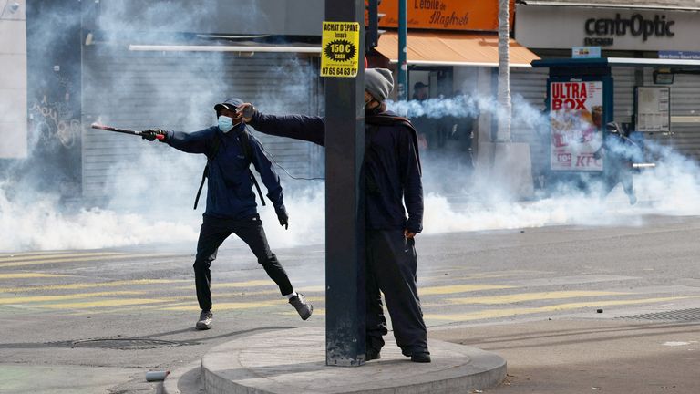  Reuters 
