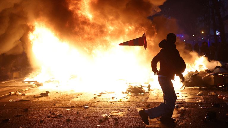  Reuters